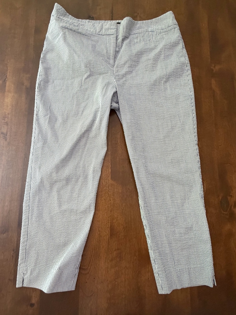 Ann Taylor Blue & White Pin Striped Cropped Pants Size 14